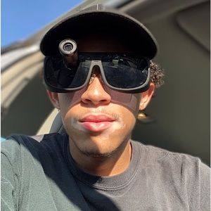 Meet your Posher, Stanley